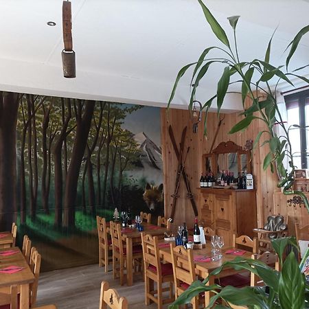 Le Sapin Rouge - Restaurant - Bar - Chambres D'Hotes Artigues  Exterior foto