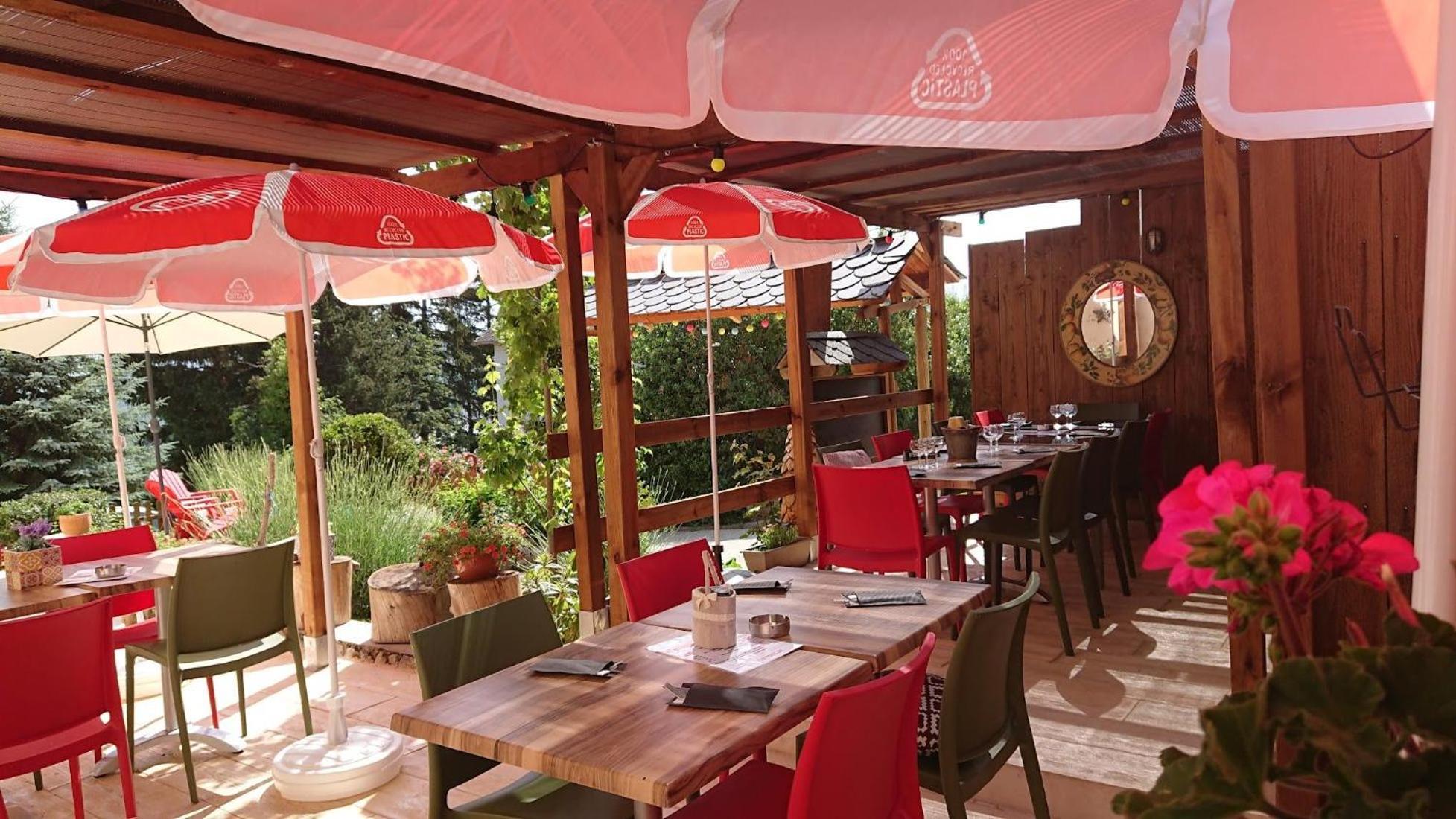 Le Sapin Rouge - Restaurant - Bar - Chambres D'Hotes Artigues  Exterior foto